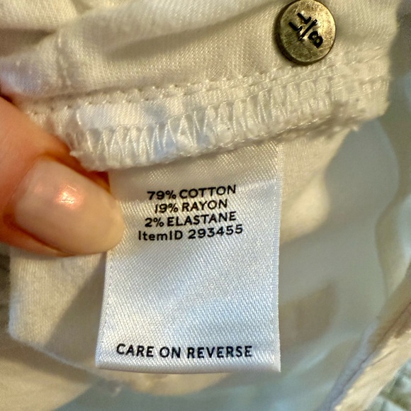 LL Bean Signature White Jeans - Picture 4 of 5